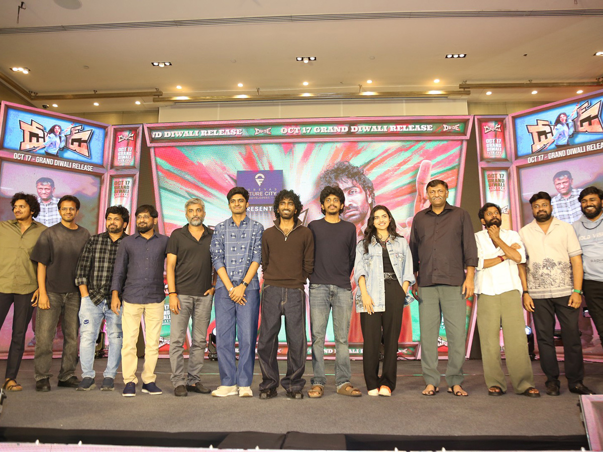 Pradeep_20Ranganathan_20Dude_20Movie_20Swag_20Event_20Photos__20_2811_29.jpg 11