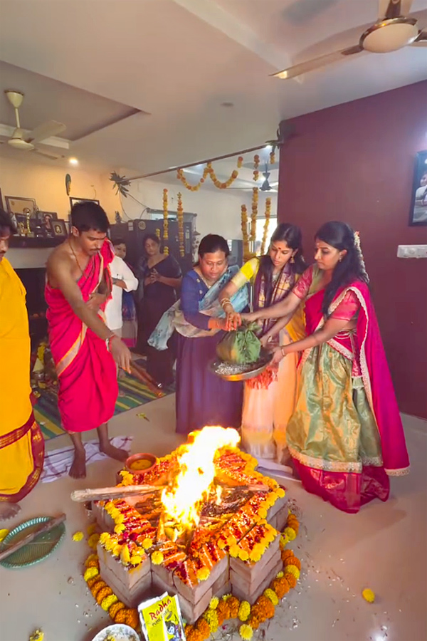 Court_20movie_20Actress_20Sridevi_20performed_20Ganapathi_20homam_20At_20Her_20home_20Photos_20_289_29.jpg 10