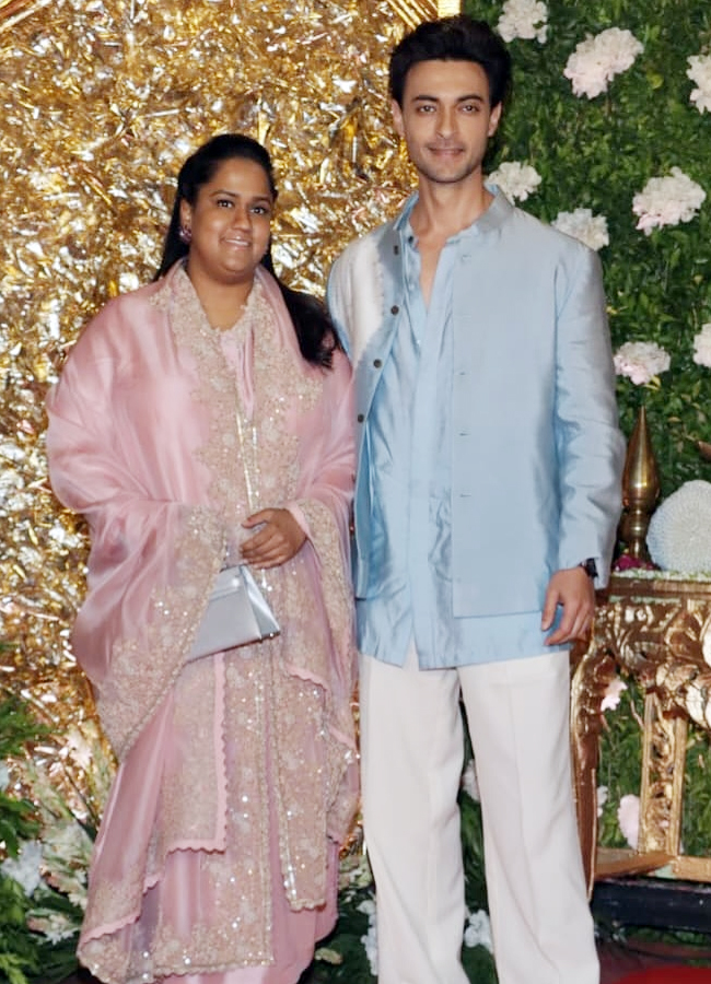 Diwali_20celebrations_202025_2013.jpg 14