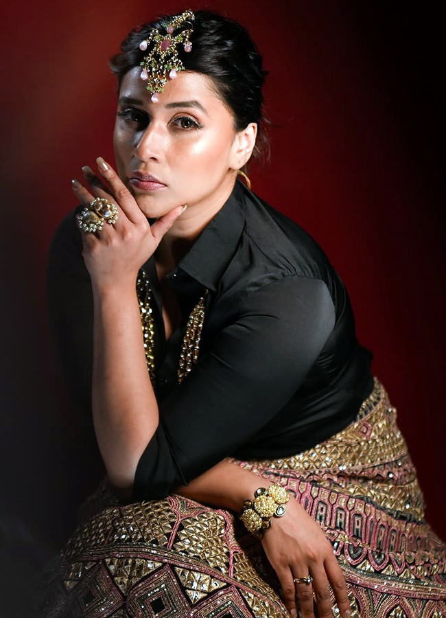 Mannara_20chopra8.jpg 9