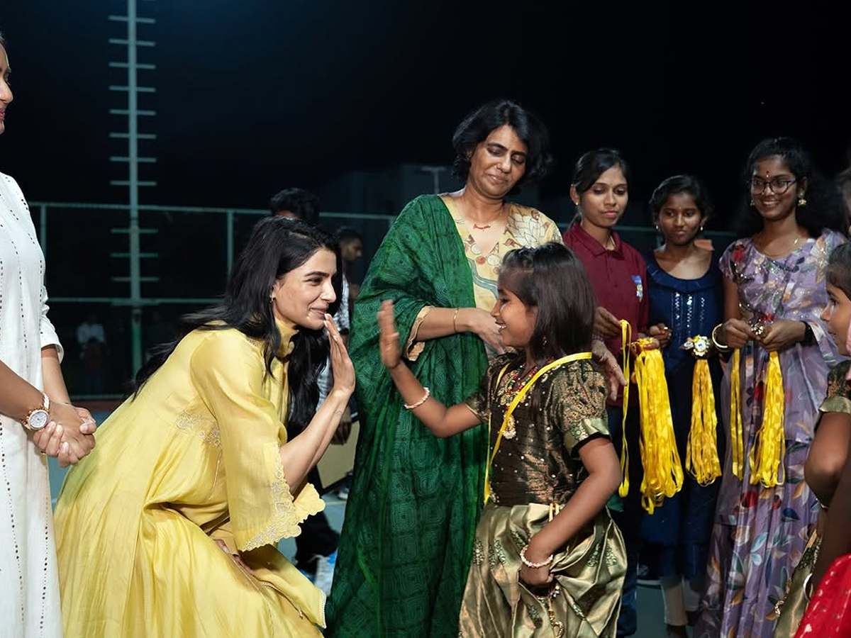 Samantha_20Diwali_20celebrations6_0.jpg 7