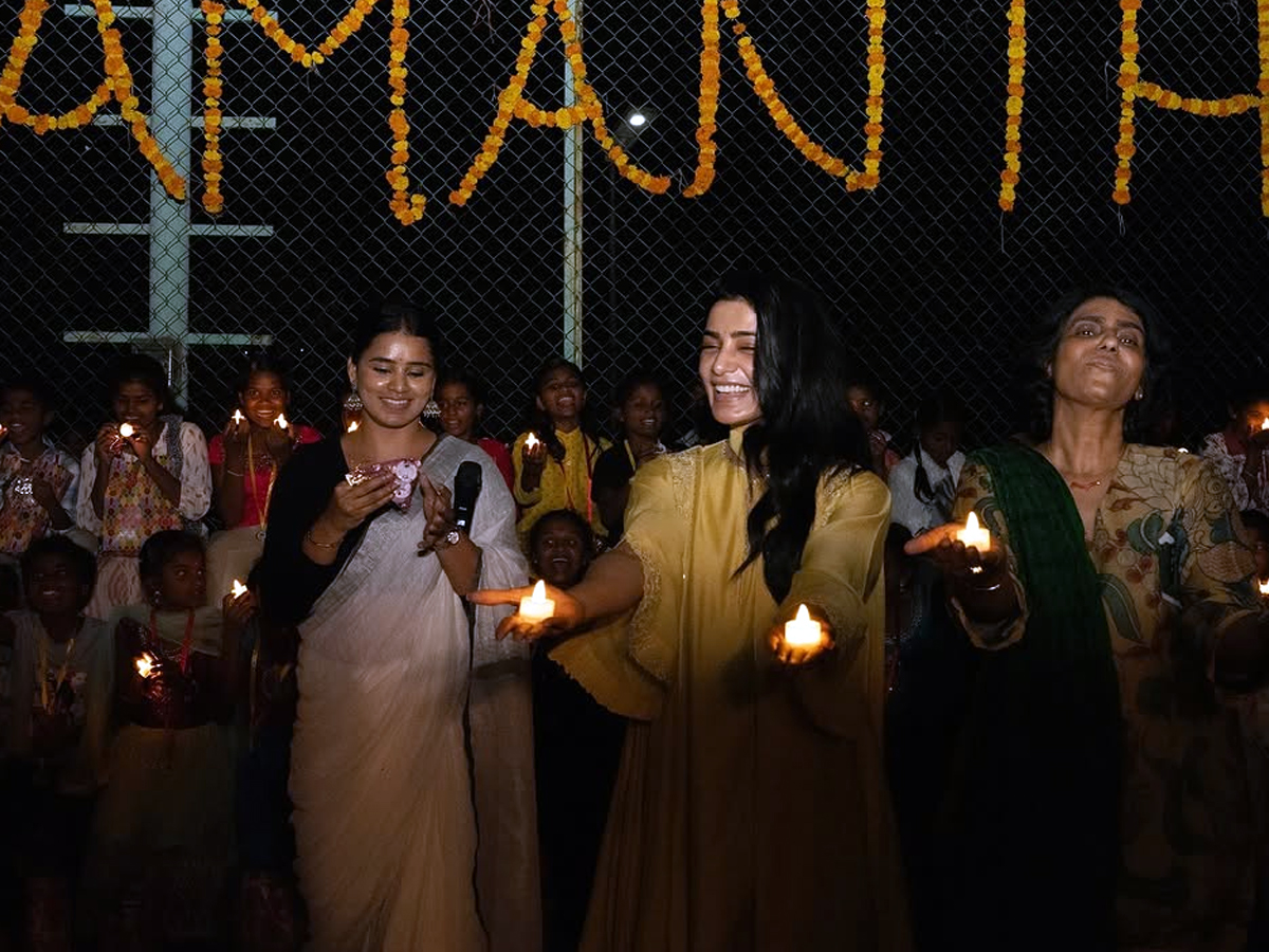Samantha_20Diwali_20celebrations7_0.jpg 8