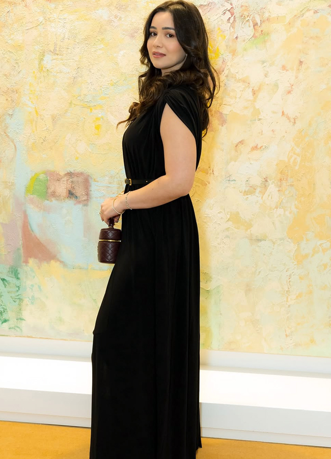 Sara_20Tendulkar_20latest6.jpg 7
