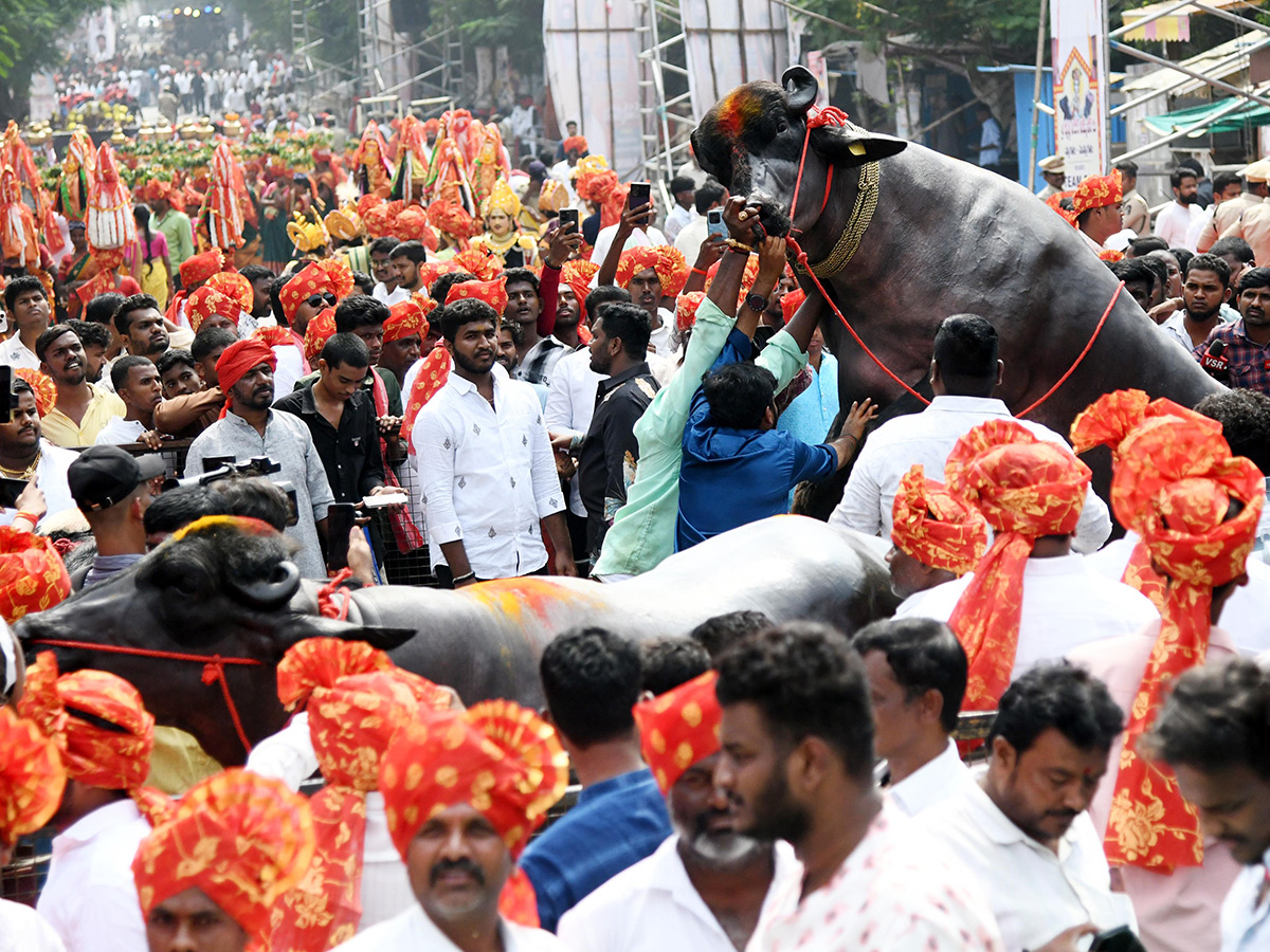 CM_20Revanth_20Reddy_20Inaugurates_20Sadar_20Festival_20at_20NTR_20Stadium_20in_20Hyderabad__20_2817_29.jpg 17