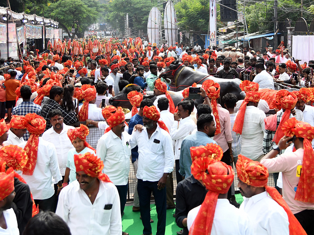 CM_20Revanth_20Reddy_20Inaugurates_20Sadar_20Festival_20at_20NTR_20Stadium_20in_20Hyderabad__20_2818_29.jpg 18