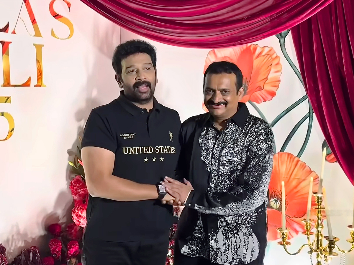 Diwali_202025_20Bash_20At_20Bandla_20Ganesh_20Residence_20Viral_20Photos_20Gose__20_2810_29_0.jpg 12