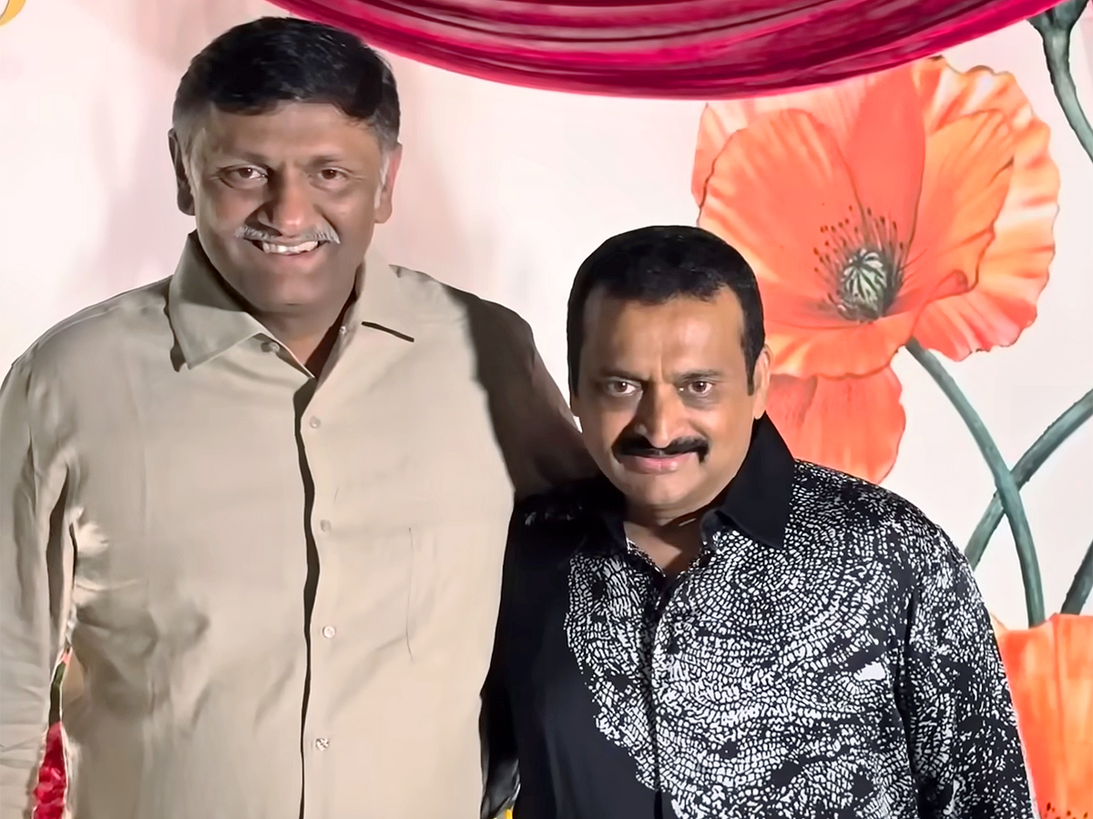 Diwali_202025_20Bash_20At_20Bandla_20Ganesh_20Residence_20Viral_20Photos_20Gose__20_2819_29.jpg 22