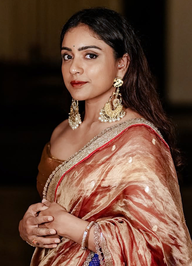 Diwali_20celebrations_20from_20tollywood18.jpg 19