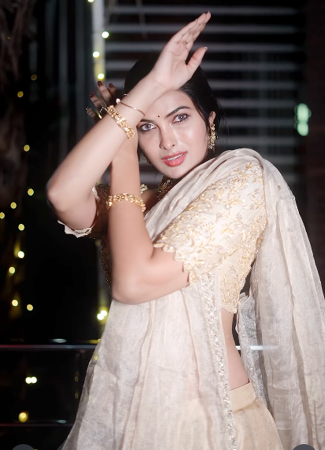 Diwali_20celebrations_20from_20tollywood4.jpg 5