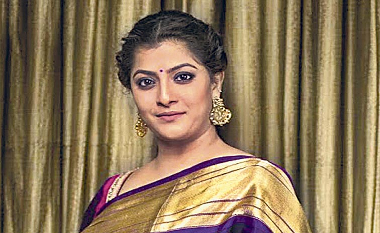 Varalaxmi-Sarathkumar.jpg