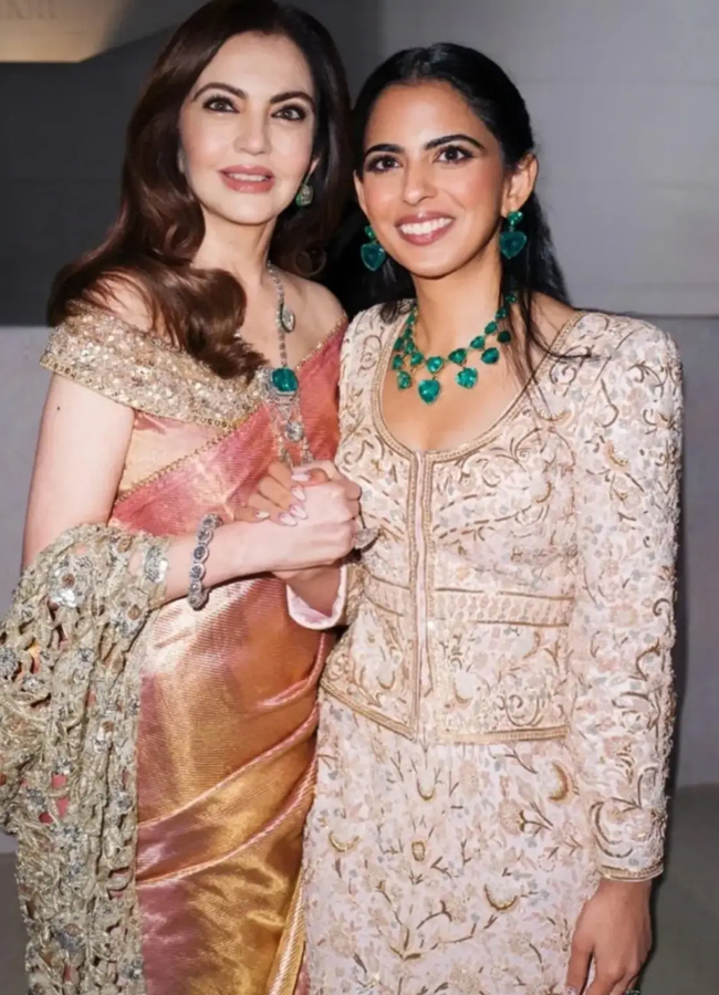 ishaandnita.jpg 12