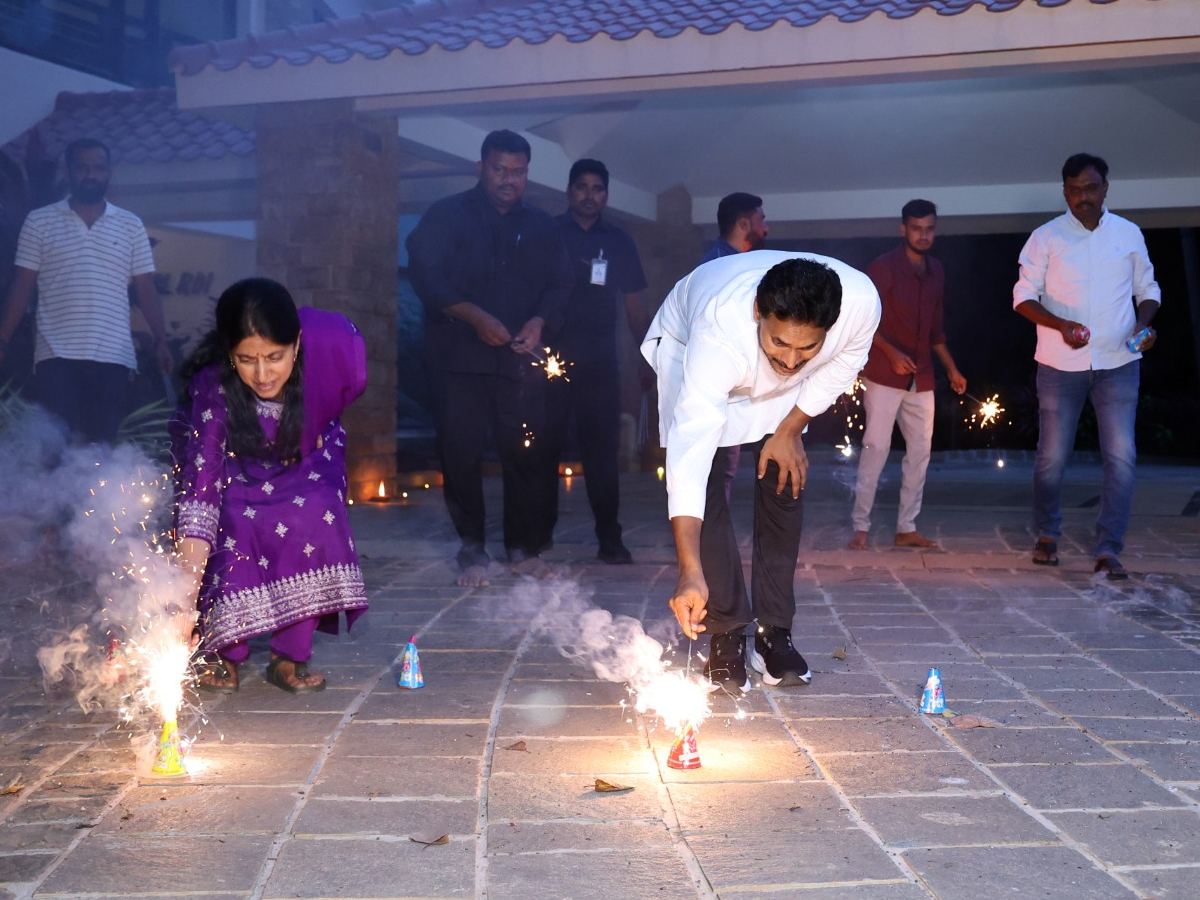 ys_20jagan_20sir_20diwali_20celebrations15.jpg 16