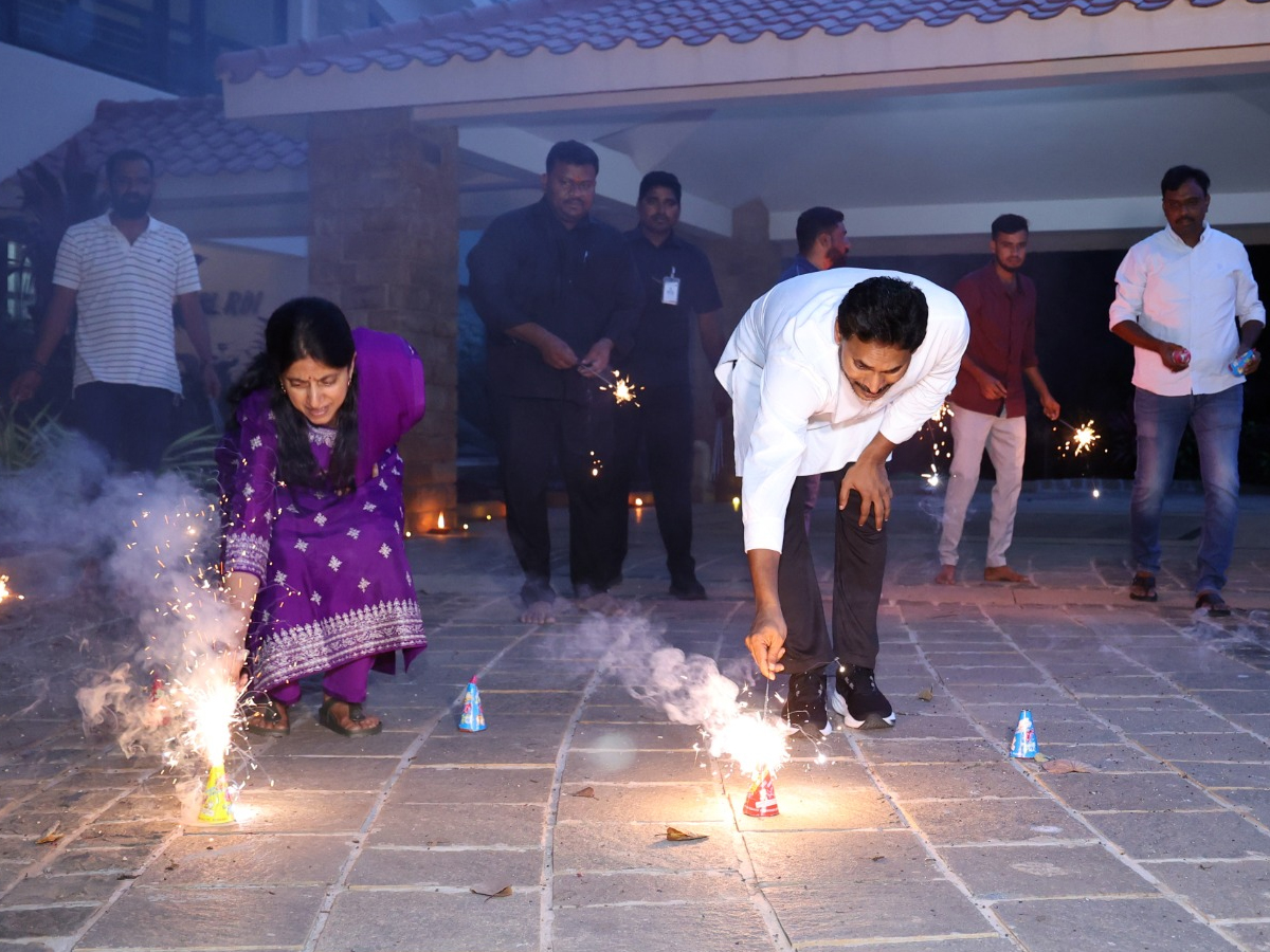 ys_20jagan_20sir_20diwali_20celebrations6.jpg 7