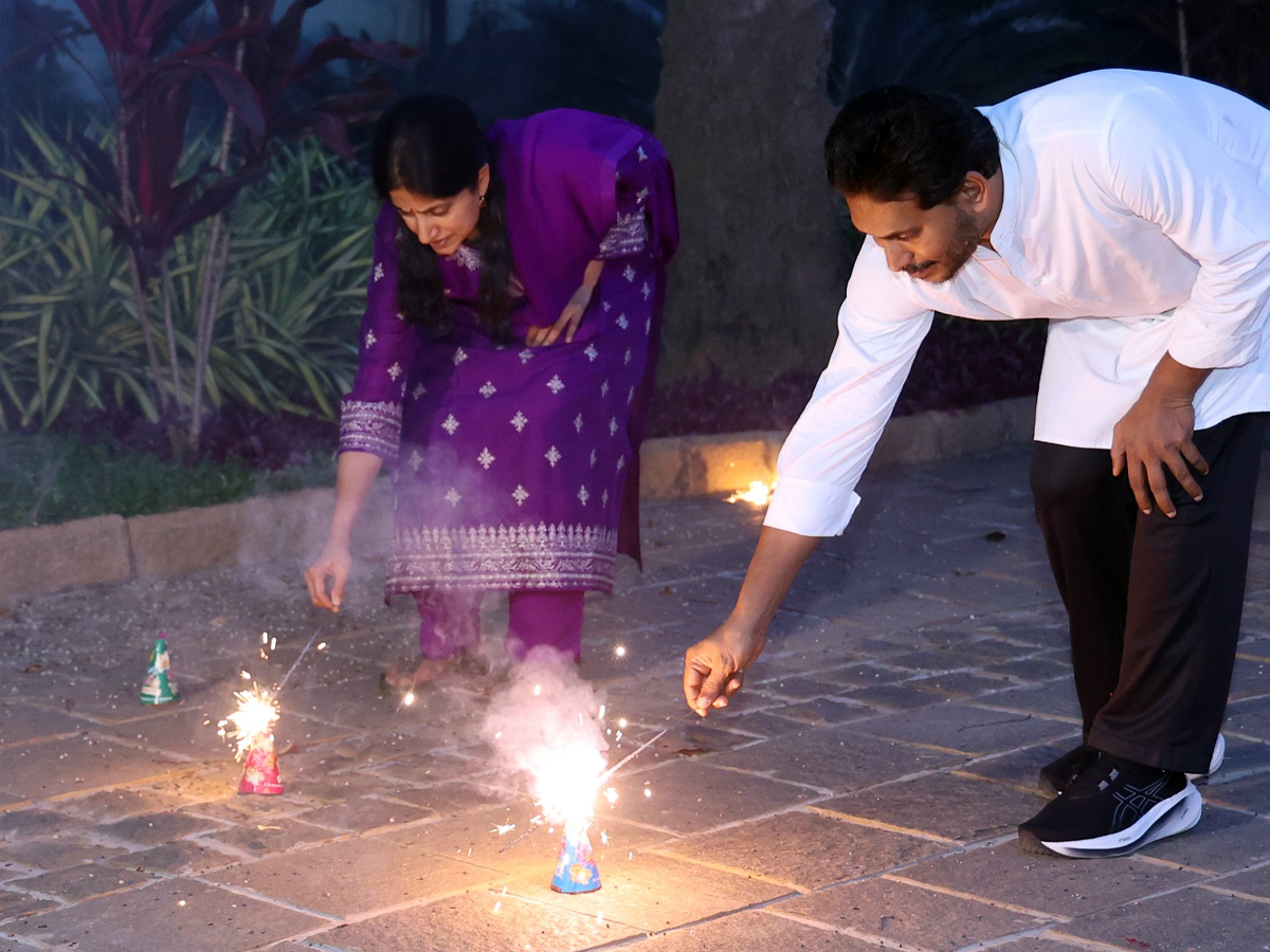 ys_20jagan_20sir_20diwali_20celebrations8.jpg 9