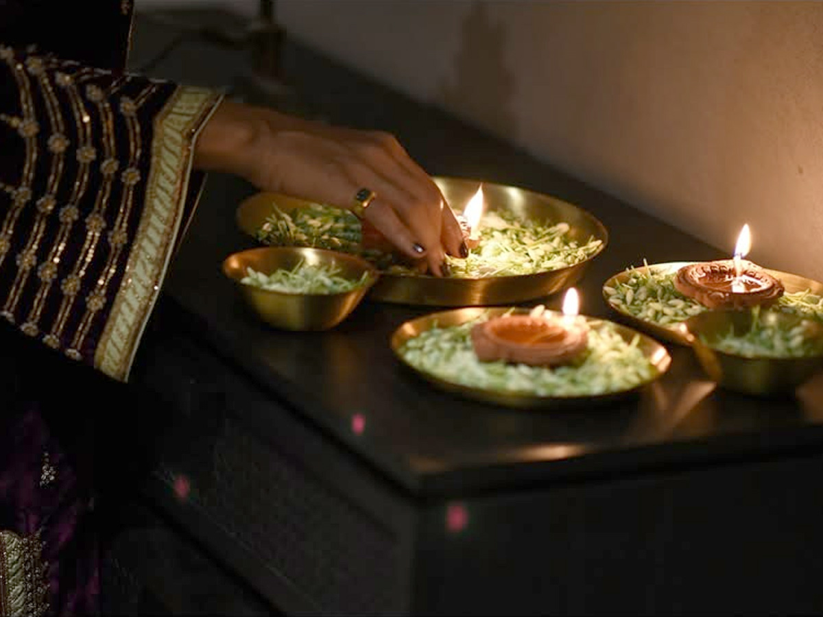 Naga_20Chaitanya_20And_20Sobhita_20Dhulipala_20Celebrates_20first_20Diwali_20Together_20After_20wedding_20Photos_20_283_29.jpg 6