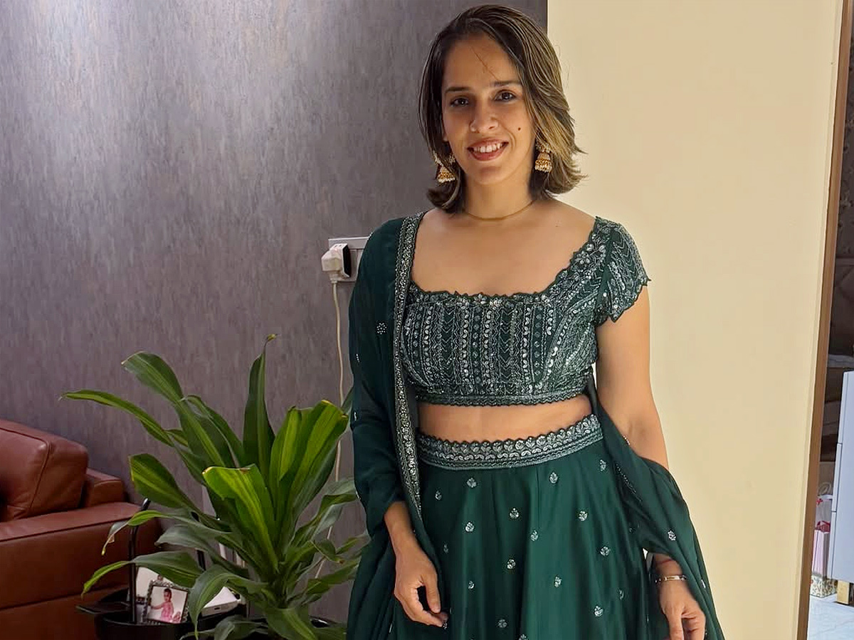 PV_20Sindhu_20And_20Saina_20Nehwal_20Celebrates_20Diwali_20Celebrations_20Photos_20_289_29.jpg 10