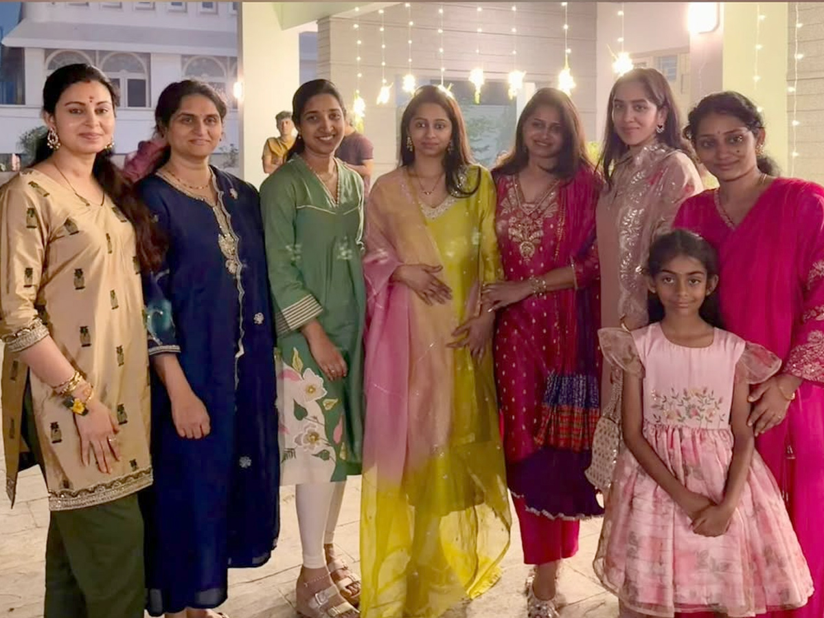 Actress_20Abhinaya_20Celebrates_20First_20Diwali_20with_20Family_20Photos_20_283_29.jpg 4