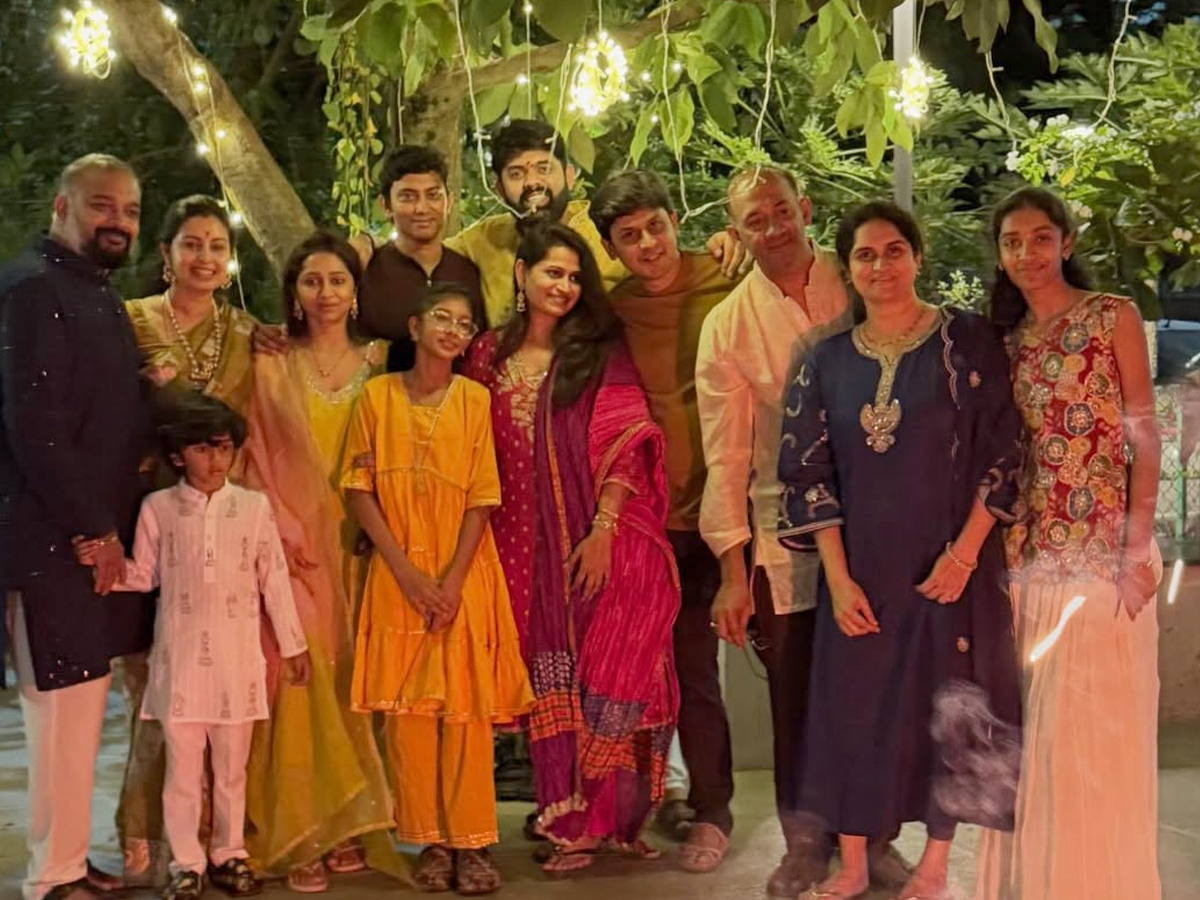 Actress_20Abhinaya_20Celebrates_20First_20Diwali_20with_20Family_20Photos_20_285_29.jpg 6