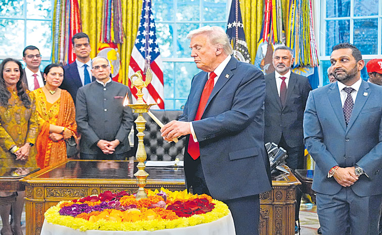 22102025069-TRUMP.jpg