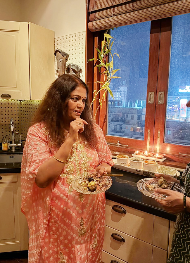 Malavika_20mohanan10.jpg 11