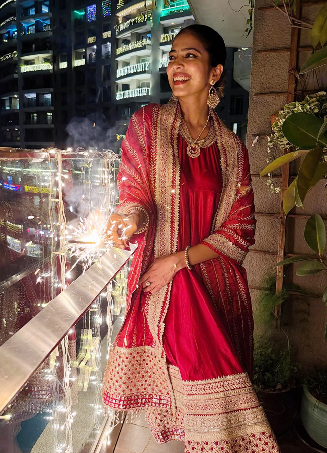 Malavika_20mohanan2.jpg 3