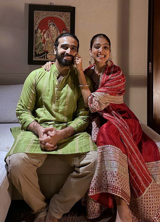 Malavika_20mohanan3.jpg 4