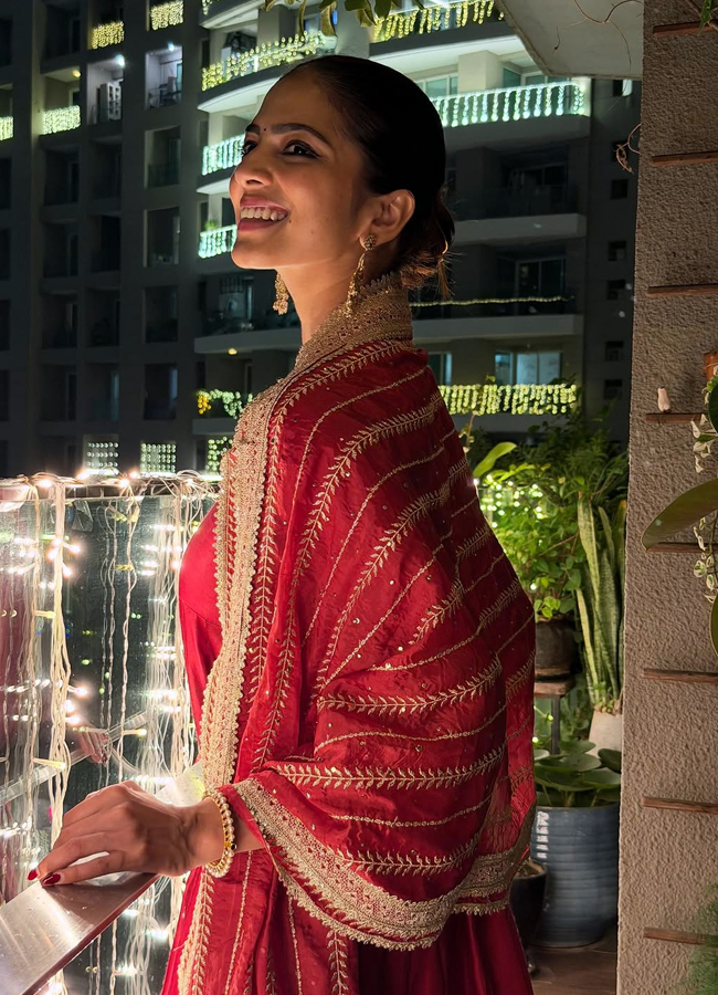 Malavika_20mohanan9.jpg 10