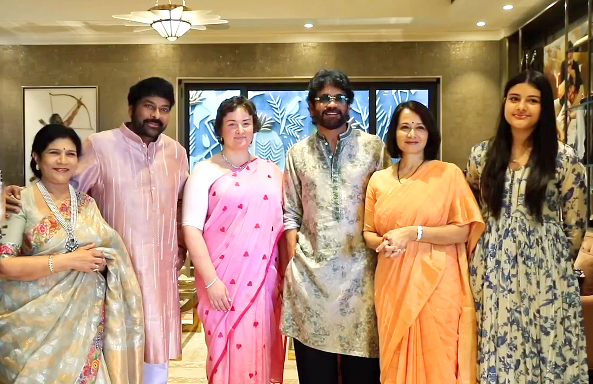 Mega_20Family_20Grandly_20Celebrated_20Upasana_20Baby_20Shower_20Photos_20Viral__20_2812_29.jpg 12