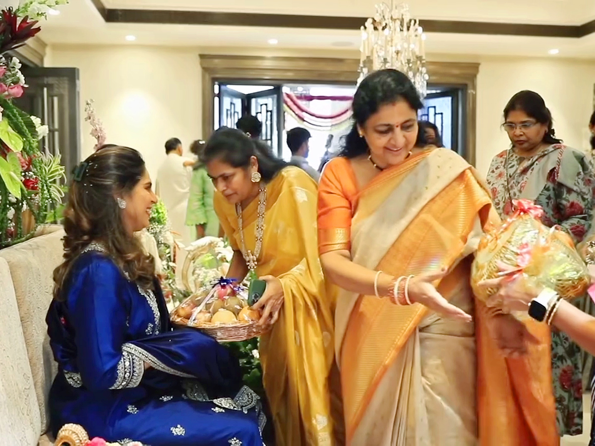 Mega_20Family_20Grandly_20Celebrated_20Upasana_20Baby_20Shower_20Photos_20Viral__20_2822_29.jpg 22