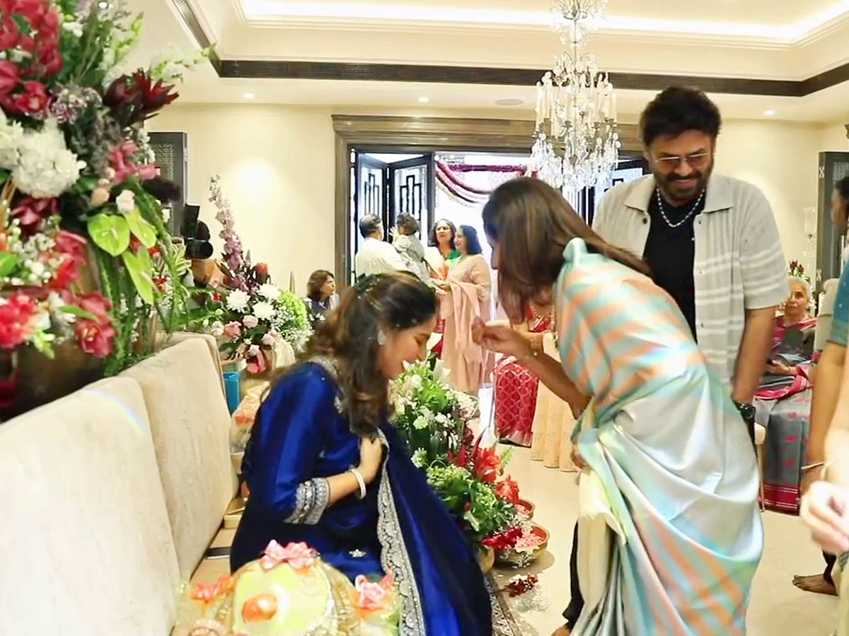 Mega_20Family_20Grandly_20Celebrated_20Upasana_20Baby_20Shower_20Photos_20Viral__20_2823_29.jpg 23
