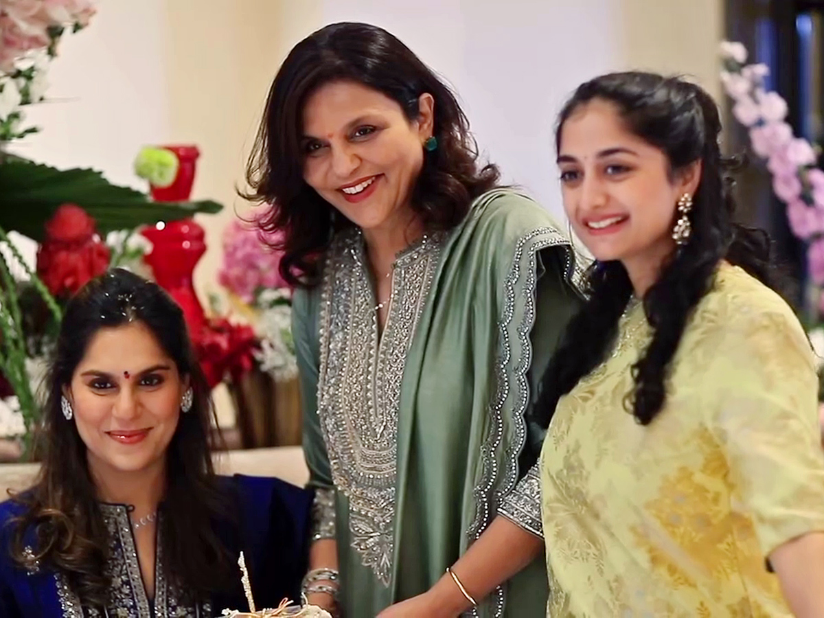 Mega_20Family_20Grandly_20Celebrated_20Upasana_20Baby_20Shower_20Photos_20Viral__20_2824_29.jpg 24