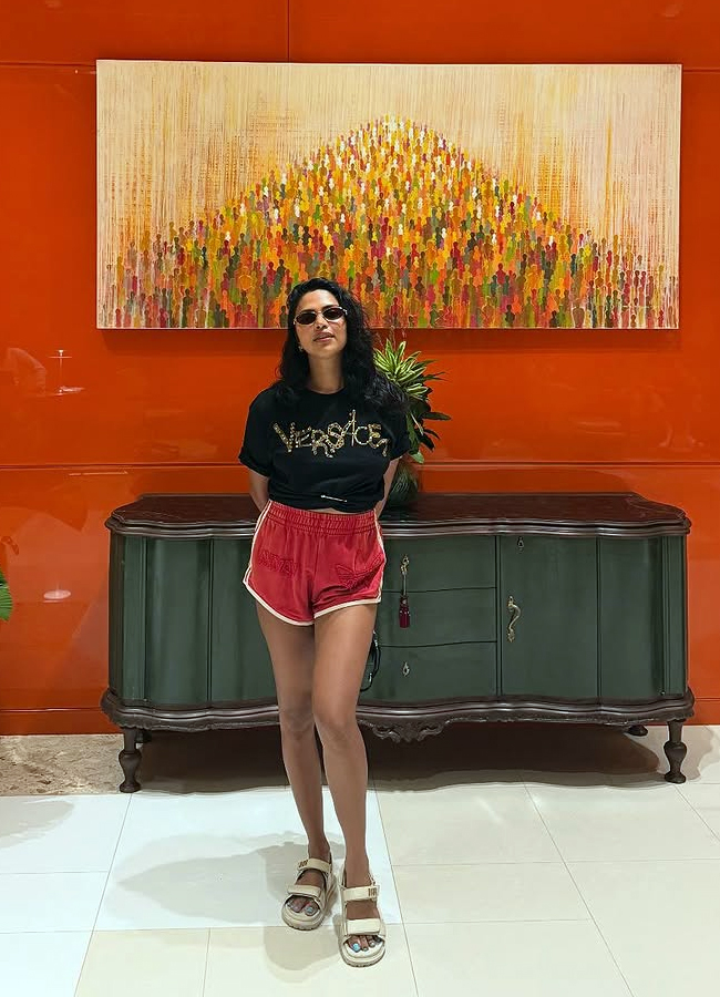 Amalapaul_20birthday14.jpg 15