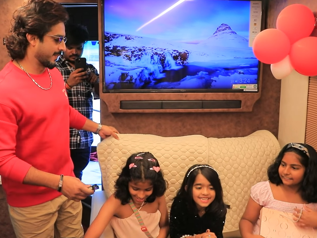 Anchor_20Ravi_20daughter_20Birthday_2016.jpg 17