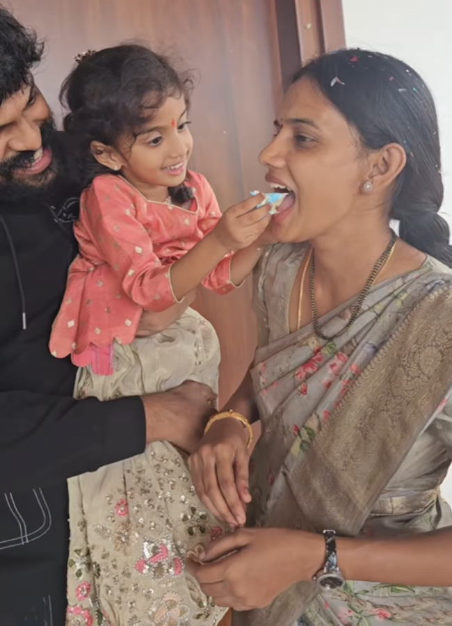 Adhi_20reddy_20daughter_20birthday10.jpg 11