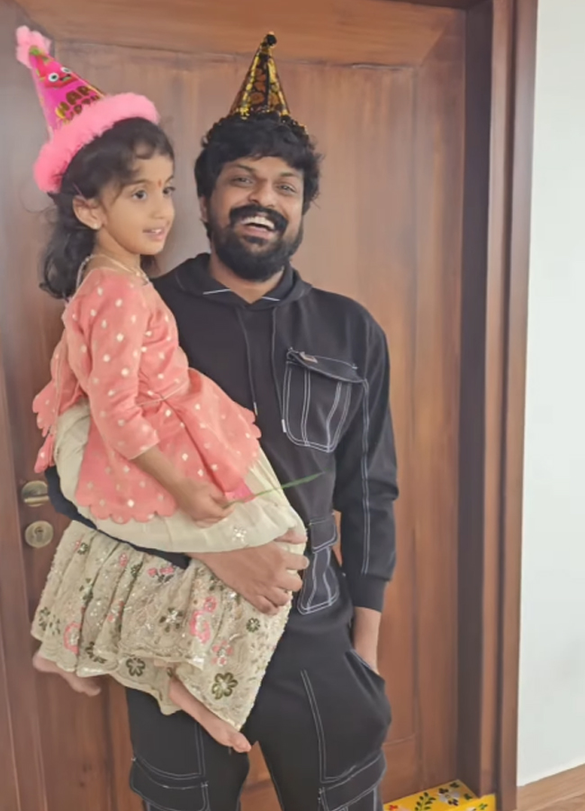 Adhi_20reddy_20daughter_20birthday2.jpg 3