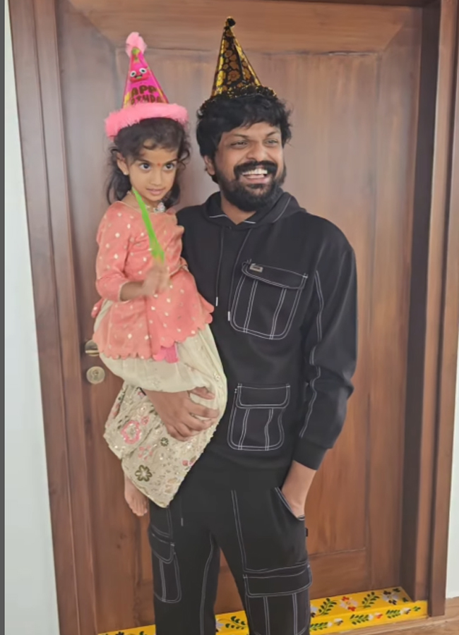 Adhi_20reddy_20daughter_20birthday3.jpg 4