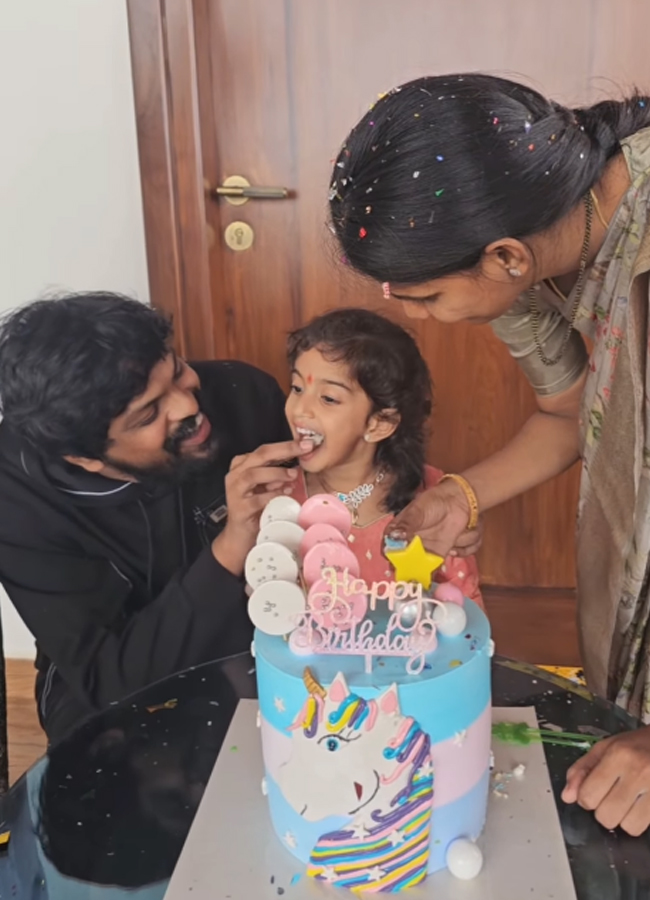 Adhi_20reddy_20daughter_20birthday8.jpg 9