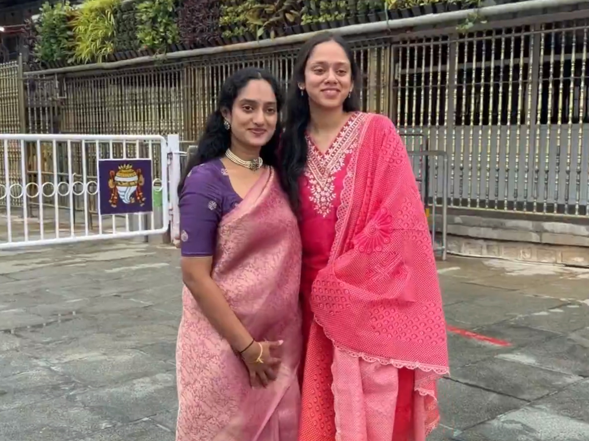 Prabhas_20sister_20in_20tirumala10_0.jpg 11