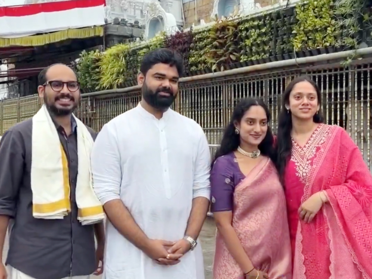 Prabhas_20sister_20in_20tirumala5_0.jpg 6