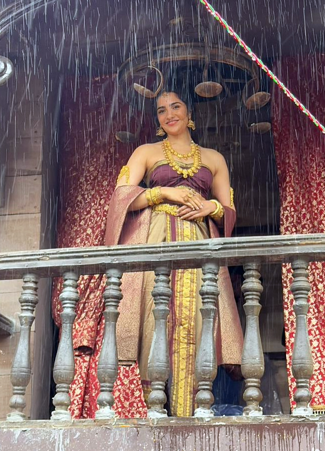 Rukmini_20vaasanth12.jpg 12