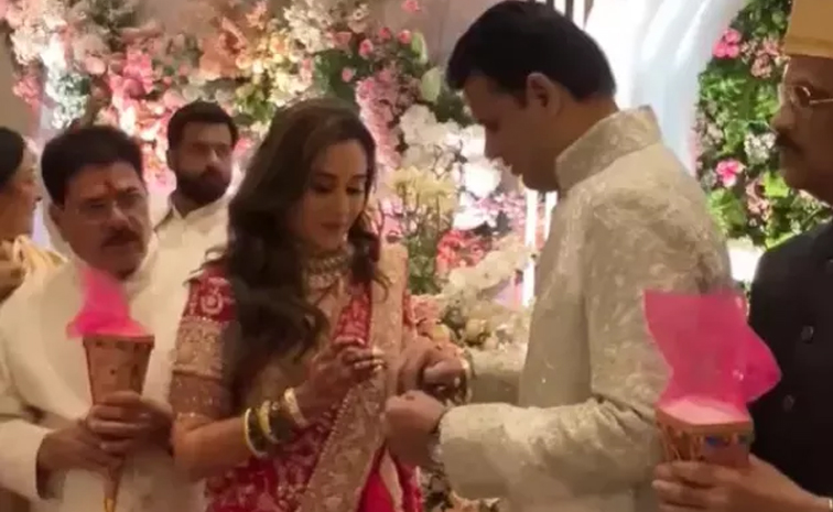 Tejaswini_20LonariEngaged.jpg