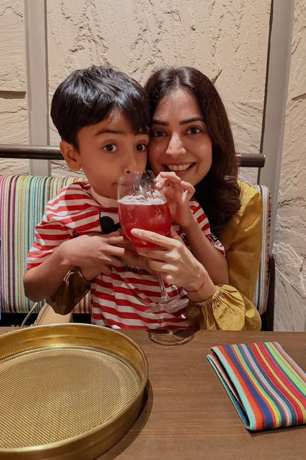 Actress_20Nisha_20Agarwal_20son_20Birthday_20celebrations_20Photos_20_283_29.jpg 2
