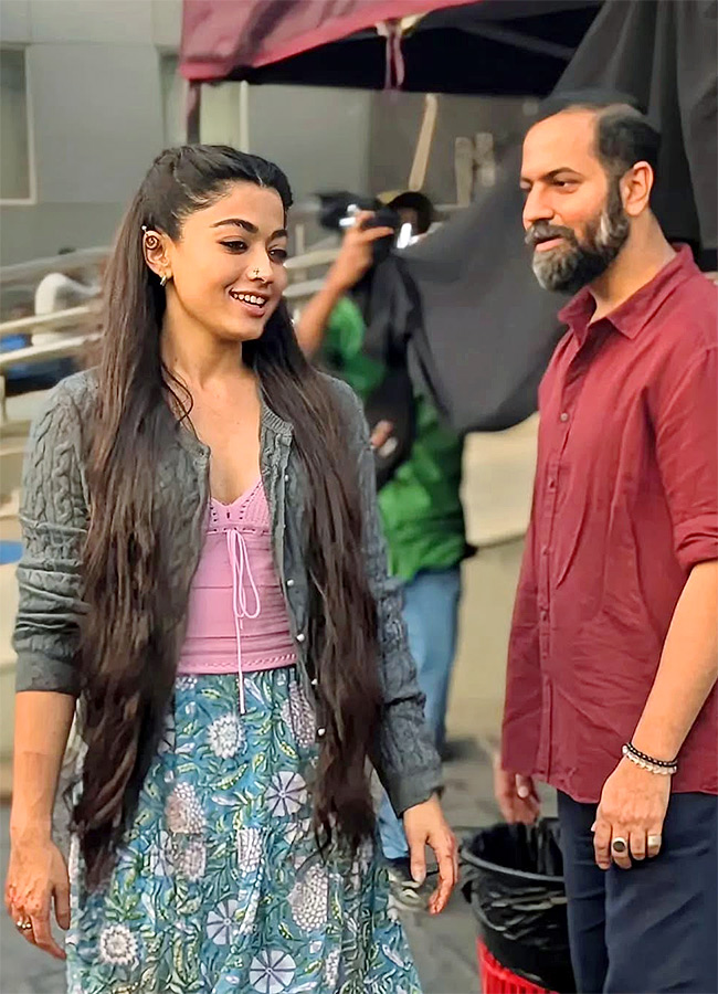 Actress_20Rashmika_20Mandanna_20At_20Thama_20Movie_20Working_20Stills_20HD__20_2810_29.jpg 10