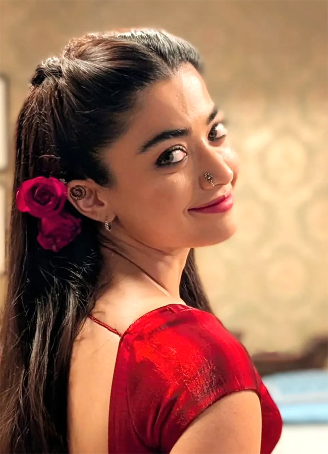 Actress_20Rashmika_20Mandanna_20At_20Thama_20Movie_20Working_20Stills_20HD__20_282_29.jpg 2