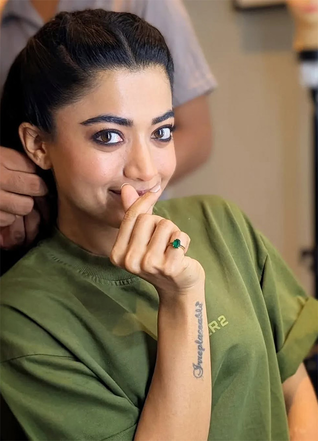 Actress_20Rashmika_20Mandanna_20At_20Thama_20Movie_20Working_20Stills_20HD__20_286_29.jpg 6
