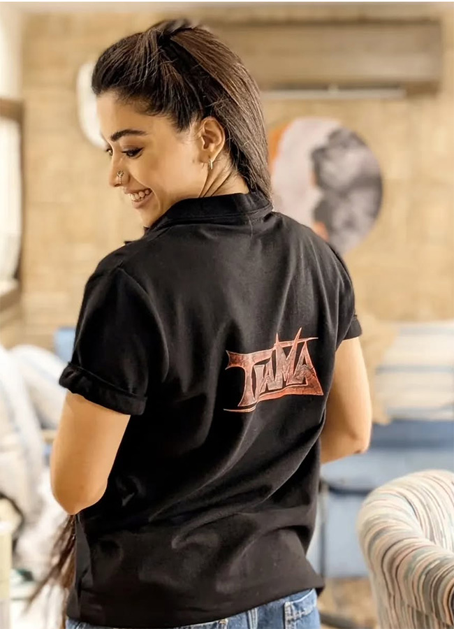 Actress_20Rashmika_20Mandanna_20At_20Thama_20Movie_20Working_20Stills_20HD__20_288_29.jpg 8