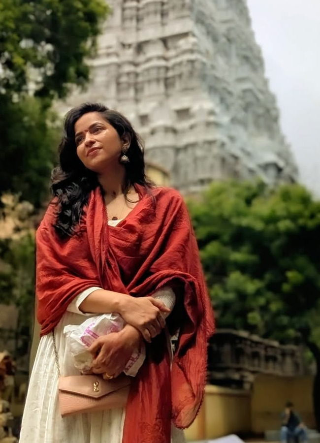 Komalee_20prasad13.jpg 14