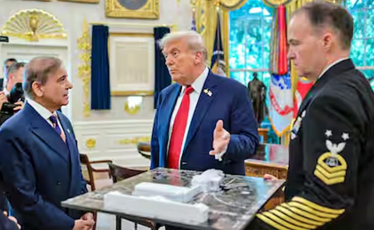 Trump_Sharif.jpg