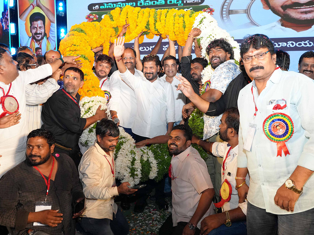 CM_20Revanth_20Reddy_20Sensational_20Comments_20Cine_20Workers_20Meeting_20at_20Yousufguda__20_288_29.jpg 8