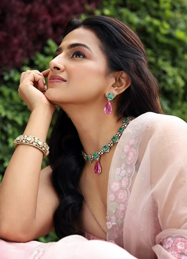 Shradda_20Srinath8.jpg 9